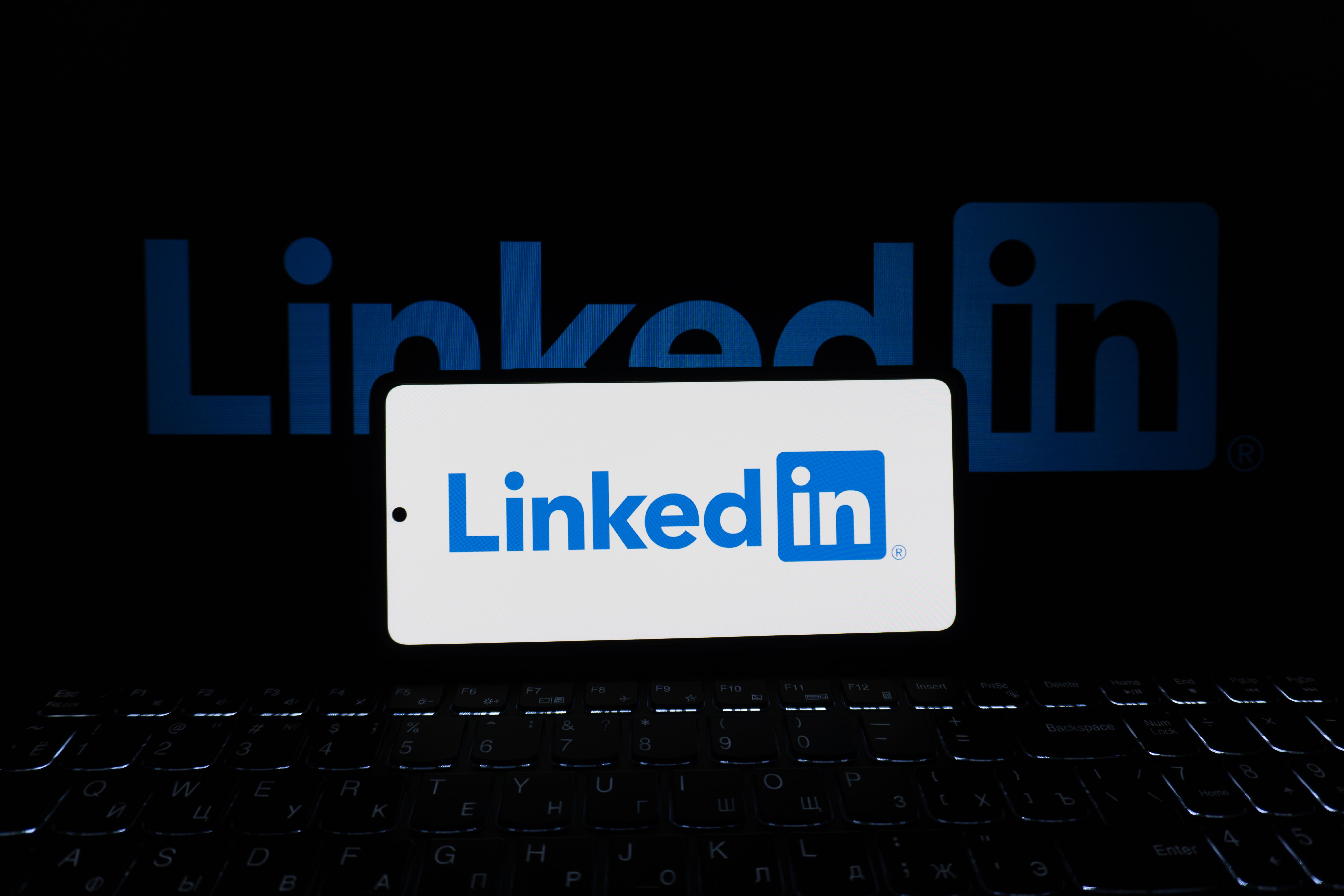 Comment optimiser son profil LinkedIn en France — Guide 2026